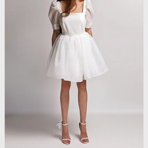 Elegant White Puff Sleeve Dress